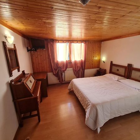 Hostel Il Pirata 카바레노 외부 사진