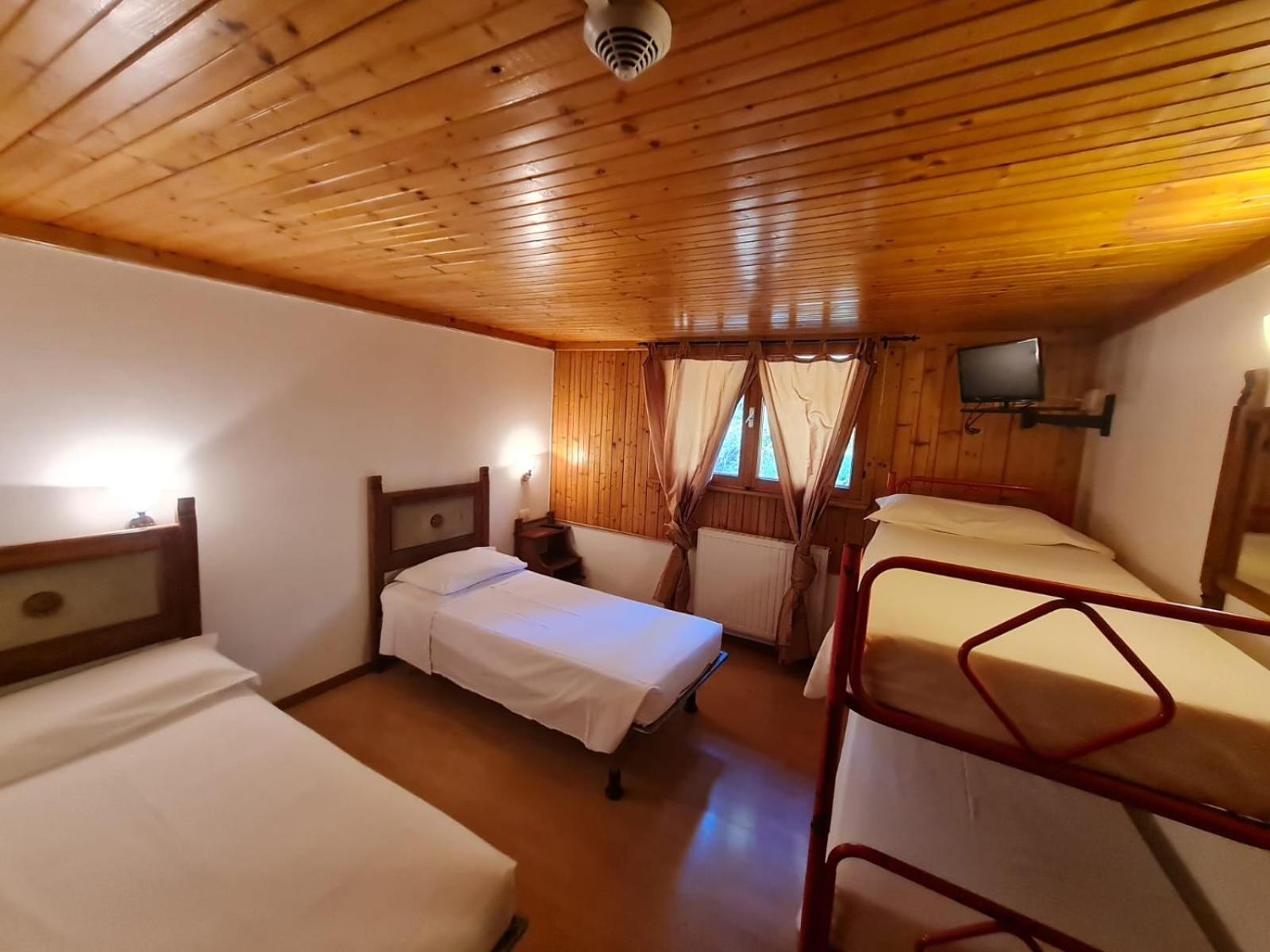 Hostel Il Pirata 카바레노 외부 사진