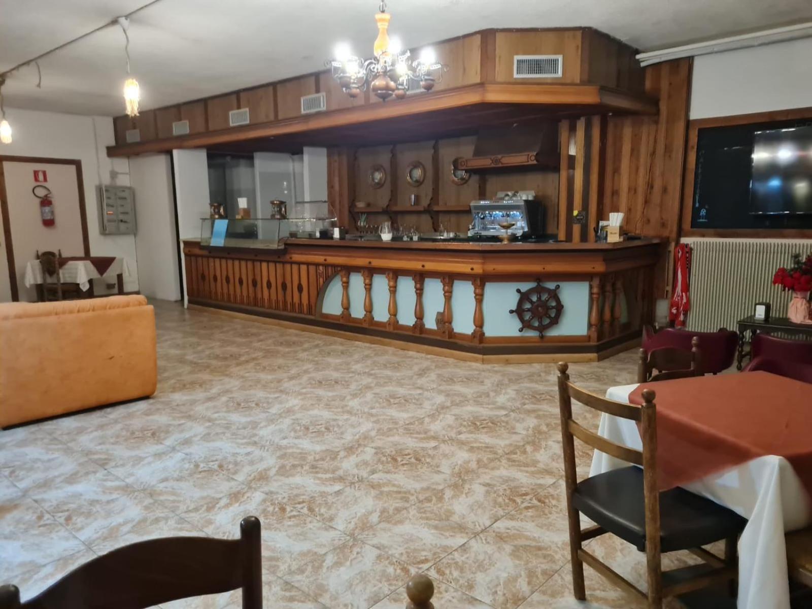 Hostel Il Pirata 카바레노 외부 사진
