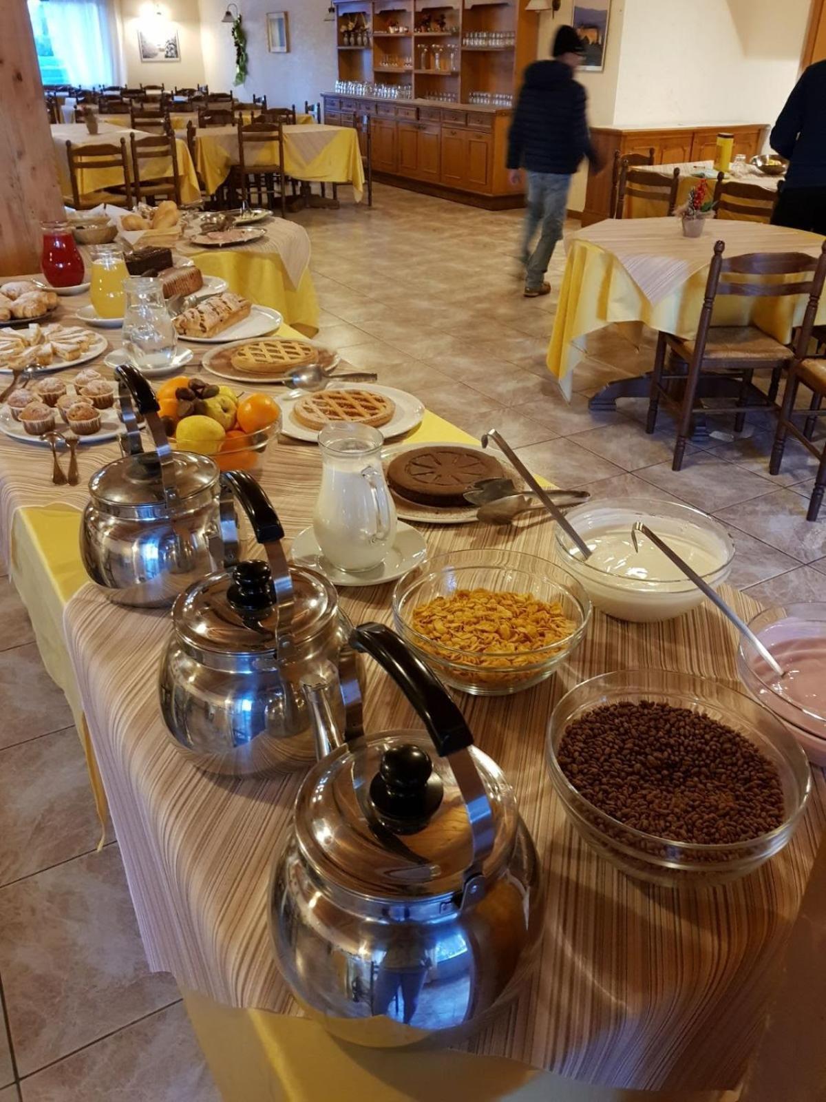 Hostel Il Pirata 카바레노 외부 사진
