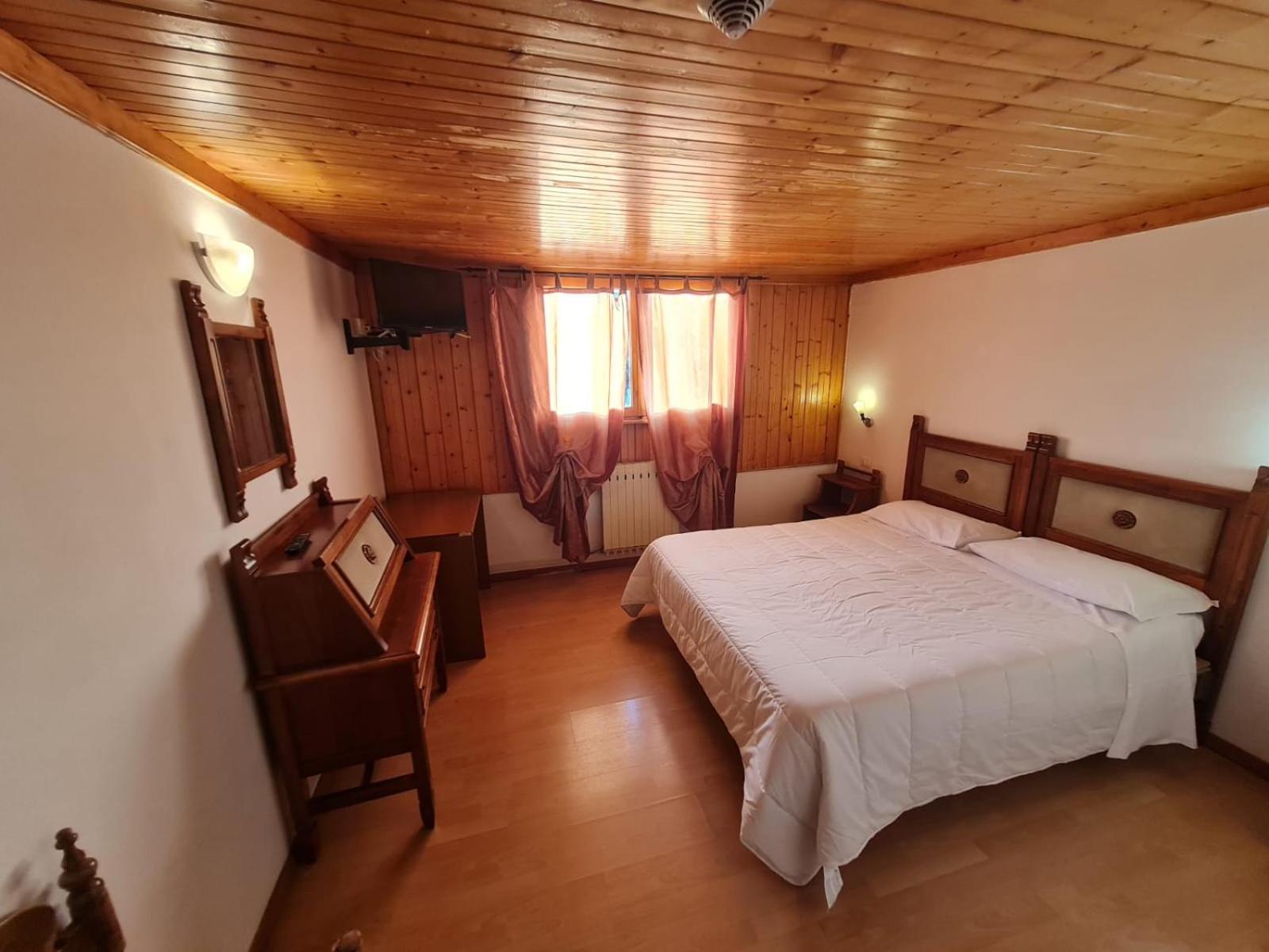 Hostel Il Pirata 카바레노 외부 사진