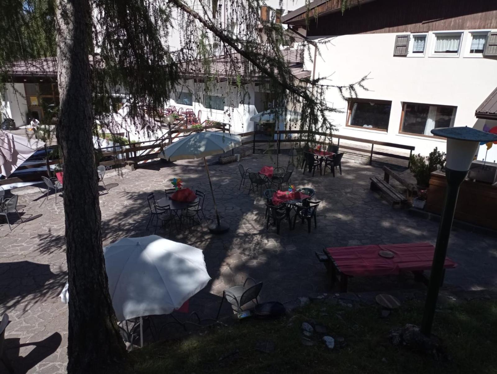 Hostel Il Pirata 카바레노 외부 사진