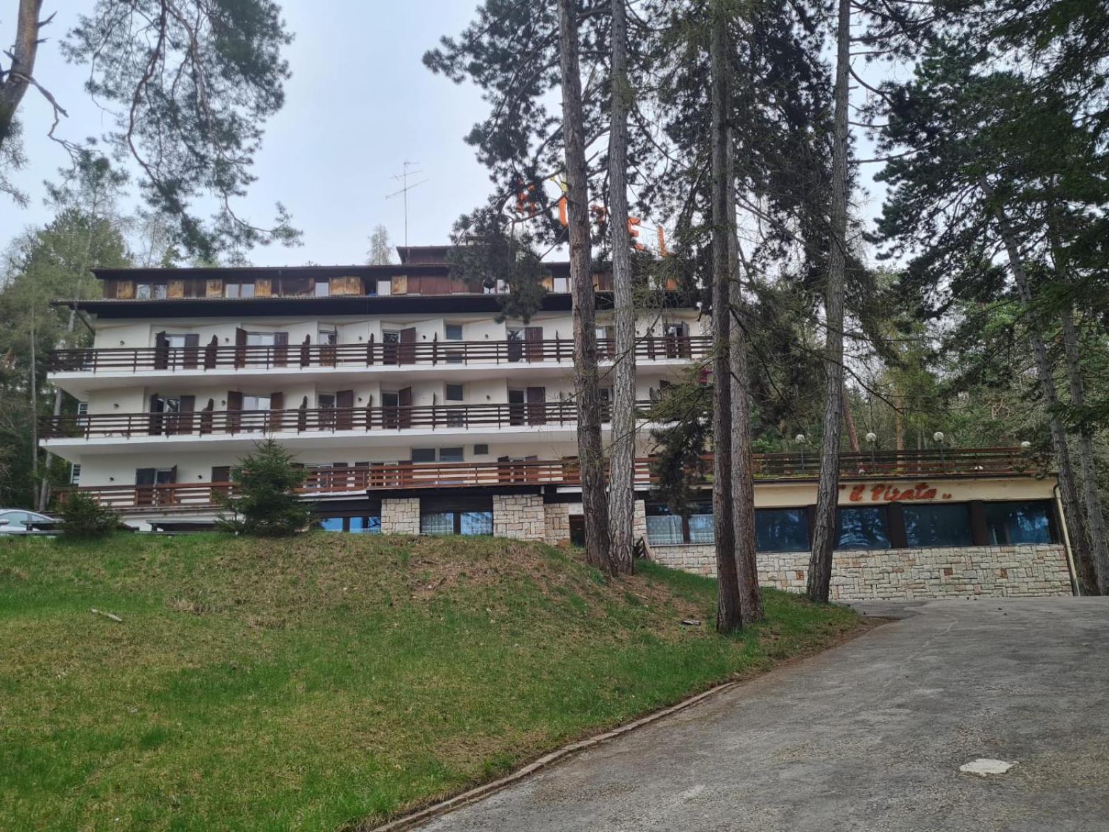 Hostel Il Pirata 카바레노 외부 사진